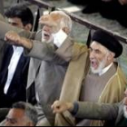 Fieles iraníes lanzan proclamas en favor de su programa nuclear durante la oración del viernes