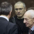 Mijaíl Jodorkovski, momentos antes de que el tribunal pronunciara su sentencia.