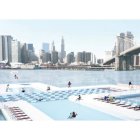 Recreación de la piscina depuradora de Nueva York con el sky line al fondo.