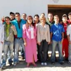 Alumnos que recibieron el diploma que acredita que acabaron el curso