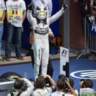 Lewis Hamilton celebrando su victoria en el circuito de Spa-Francorchamps, después del Gran Premio de F-1 en Bélgica.