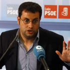 El número dos del PSOE leonés, García del Blanco, compareció ayer solo para valorar los resultados.