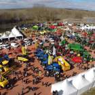 Imagen desde el aire de la Feria de Febrero de Valencia de Don Juan que arranca hoy a orillas del río Esla. MEDIAPLANET