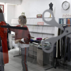 La Escuela de Moda Liper acoge el mercado de ropa y complementos hasta hoy. MARCIANO