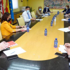 El consejero de Economía se reunió ayer con los portavoces de los grupos parlamentarios. NACHO GALLEGO