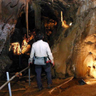 Las cuevas de Llamazares, en Valdelugueros, son un enclave único en la montaña central.