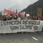 Una de las manifestaciones de la zona en favor de la estación celebrada en marzo del 2002 en Boca