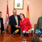 García-Prieto, Victorino Alonso, Ana Luisa Durán y Miguel Martínez durante la firma del convenio