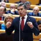 El portavoz popular en el Senado, Ignacio Cosidó, durante su intervención en la sesión de control de este martes.