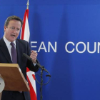 El primer ministro británico, David Cameron, durante la rueda de prensa al final de la reunión, este viernes en Bruselas.