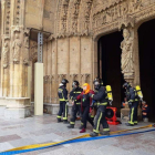 Un momento del simulacro de incendio en la Catedral. DL