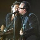 Bruce Springsteen y Elvis Costello, durante su actuación en los Grammy