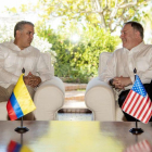 El presidente Ivan Duque mientras habla con el secretario de Estado de Estados Unidos Mike Pompeo en Cartagena.