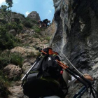 Ascenso por la Vía Ferrata para el rescate de los dos montañeros enriscados.