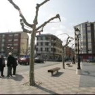 En la imagen se observa la plaza de Santa Bárbara, situada en el centro urbano de Bembibre