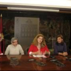 Evelia Fernández, Telvi San Miguel, Margarita Torres-Sevilla, Susana Travesí y José Manuel Fernández