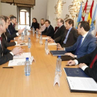 Imagen del encuentro de presidentes en Astorga