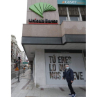 Imagen de una sucursal del banco en la calle Ordoño. RAMIRO