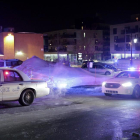 Patrullas de policía, en los alrededores de la mezquita atacada, el domingo en Quebec.