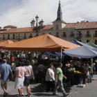 La Plaza Mayor, donde las citas semanales son los miércoles y sábados, cuenta con el mercado más antiguo.