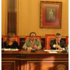 Gema Cabezas, Javier Chamorro y el alcalde, Francisco Fernández, durante el Pleno.
