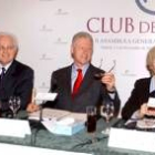 Lionel Jospin, Bill Clinton y la ex primera ministra de Canadá, Kim Campbell, en Madrid