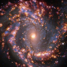Imágenes de galaxias cercanas que parecen fuegos artificiales. EFE