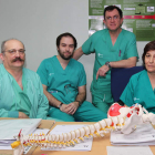 Juan Carlos Bermejo, jefe de Anestesia, Sergio Núñez, residente, Emilio Bronte, anestesista, y Emilia Rebollo, enfermera.