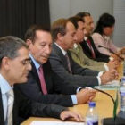 Alonso, Díez de Baldeón, Castrodeza, Soriano, Burón y María Rodríguez, en el acto de inauguración