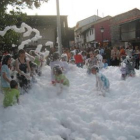 La fiesta de la espuma congregó a una multitud de niños