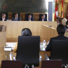 El pleno de la Diputación de hoy, con Orejas como presidente. De espaldas, el viceinterventor citado hoy como testigo en la Audiencia Nacional