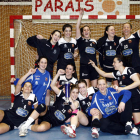 Las jugadoras del Cleba celebran felices su triunfo en la Copa ABF ante el Elda.