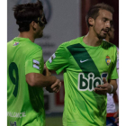Caiado -derecha-, se despide de la SD Ponferradina como ya hizo la semana pasada Pallarés. F. PUENTE