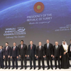 Algunos de los presidentes que asisten en Estambul al Congreso Mundial de Energía.