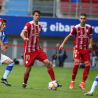 Naranjo (20), Erik Morán (18) y Copete (27), durante el partido que el equipo berciano jugó en Ipurúa ante la Real Sociedad B. L. DE LA MATA