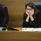 La vicepresidenta y 'consellera' Mónica Oltra, en su escaño de las Corts Valencianes.