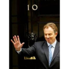 Blair sale de su residencia oficial