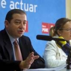 Roberto Rodríguez y Albina Beato en la rueda de prensa ofrecida ayer