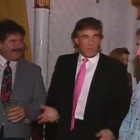 Una captura del vídeo de Trump y Epstein festejando en 1992.
