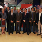 Responsables de La 8 León y de CyLTV, con representantes políticos e invitados al acto, durante la presentación de ayer.
