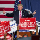 El magnate republicano, Donald Trump, en un mitin en Virginia. SHAWN THEW