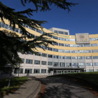 Edificio central del Campus de Ponferrada, en una fotografía de archivo. L. DE LA MATA