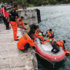 Operación de rescate en el lago Toba.