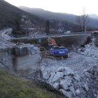 La carretera Nacional 120 en la zona de la curva de la Barosa, donde están cambiando un puente. A.F.B.