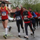 Diego Calzado (43) dejó por unas horas sus guantes de portero para probarse en el atletismo.