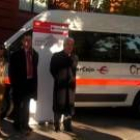 Ibercaja entregó dos unidades móviles nuevas a Cruz Roja
