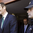 Iñaki Urdangarín, seguido por su abogado, en una imagen de archivo.