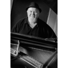 El músico Gene Taylor.