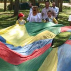 Isabel Carrasco, durante una de las visitas que ha realizado a uno de los campamentos organizados po