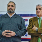David José Mañas (izquierda) y el abogado José María Fuster-Fabra, este martes en la rueda de prensa.